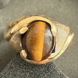 10kt Gold Ring with Tiger's Eye Stone b&f maker’s mark